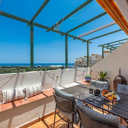 Apartment Exquisite 2 Bdrm Penthouse W/ Bbq And Pools