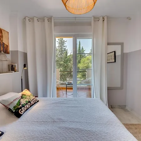 Apartment Exquisite 2 Bdrm Penthouse W/ Bbq And Pools *