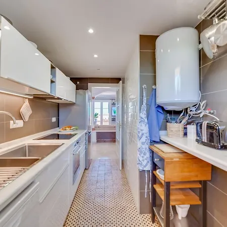 Exquisite 2 Bdrm Penthouse W/ Bbq And Pools *